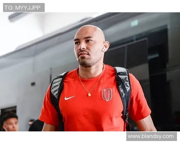 足球明星山姆：从默默无闻到全球瞩目的传奇之路