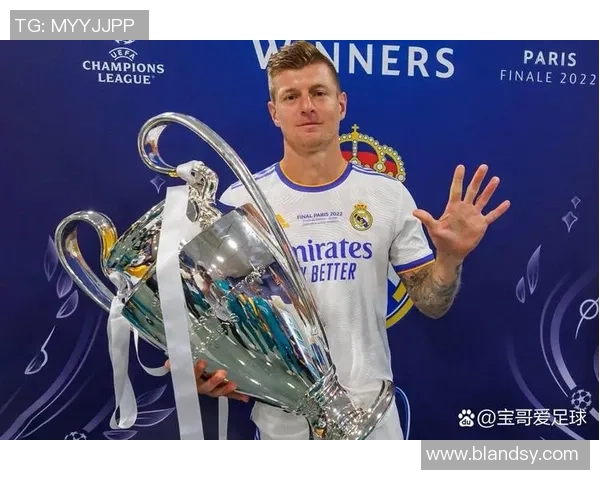 足球球星个性发型设计解析聚焦刘海潮流与时尚风格演变 足球球星个性发型设计解析聚焦刘海潮流与时尚风格演变