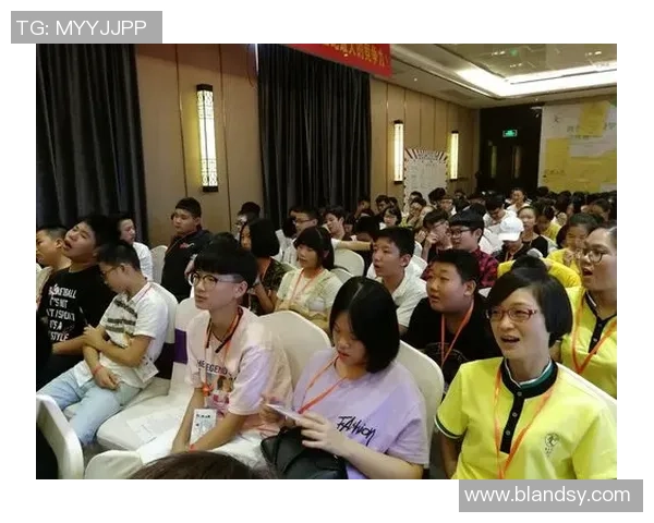 《足坛传奇逆袭记:从草根到世界球王的辉煌之路》 《足坛传奇逆袭记:从草根到世界球王的辉煌之路》